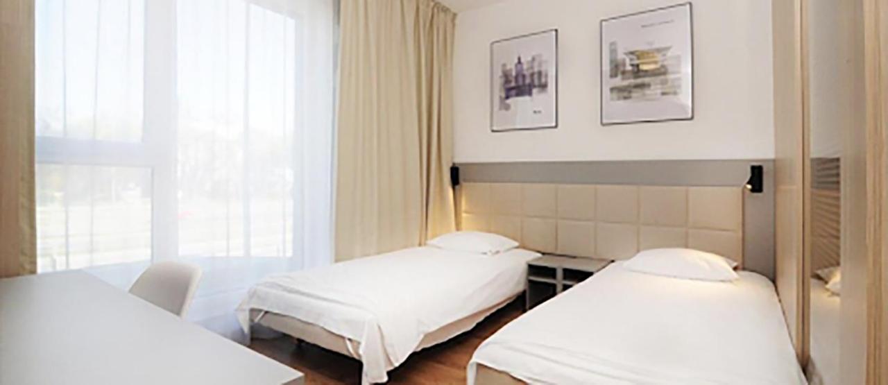 404 Rooms Wolska Apartament Varşovia Exterior foto