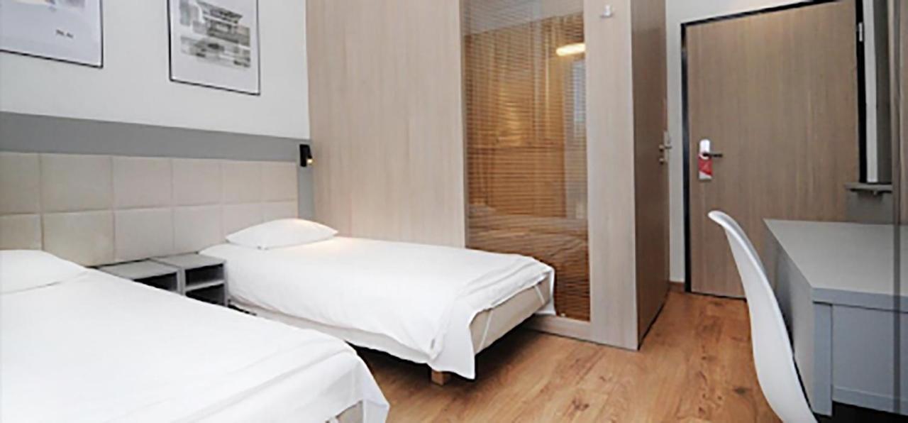 404 Rooms Wolska Apartament Varşovia Exterior foto