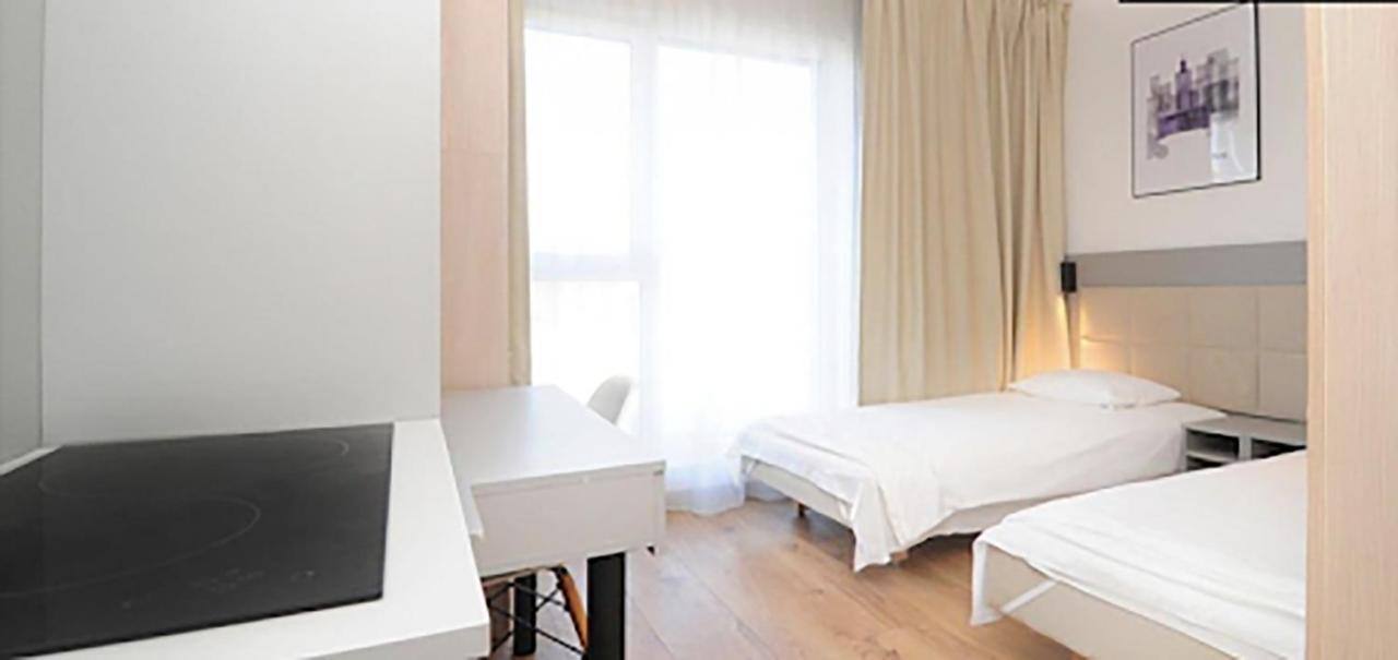 404 Rooms Wolska Apartament Varşovia Exterior foto